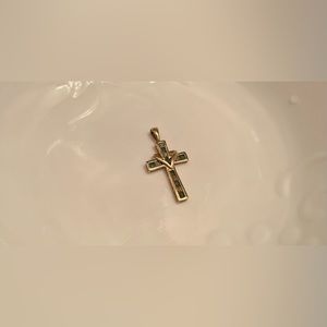 10k Diamond Cross Pendant